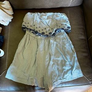 Jessica Simpson(s) strapless romper